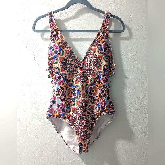 Women's Size 8 swimsuit - Picture 1 of 6